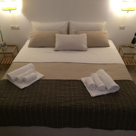 Bed and Breakfast Alloggio Turistico Al Colosseo Рим Экстерьер фото
