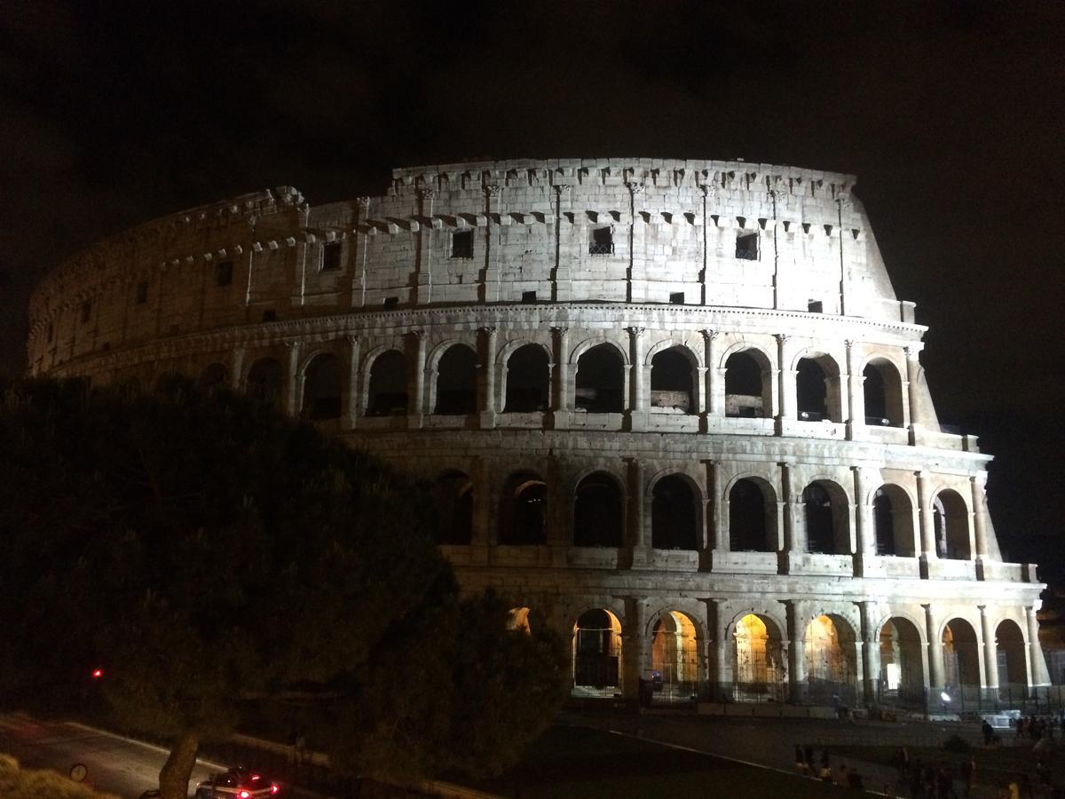 Bed and Breakfast Alloggio Turistico Al Colosseo Рим Экстерьер фото