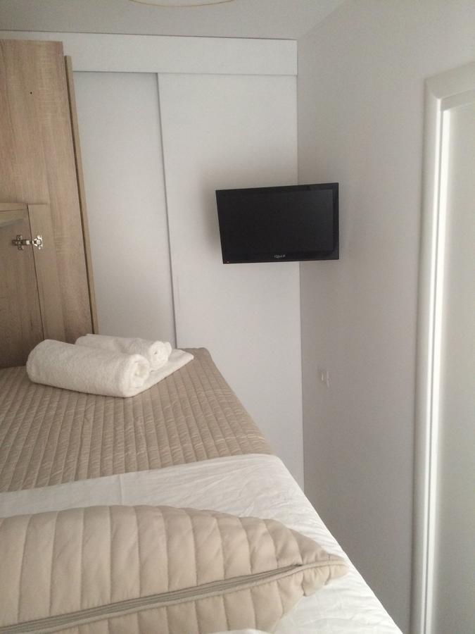 Bed and Breakfast Alloggio Turistico Al Colosseo Рим Экстерьер фото